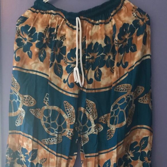 Island Beach Resort Pants in bright, vibrant colors - Picture 8 of 8